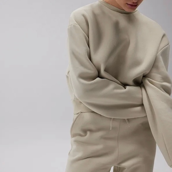 NA-KD x Josefine SOLD OUT tan cropped oversized Sweater - Picture 2 of 5